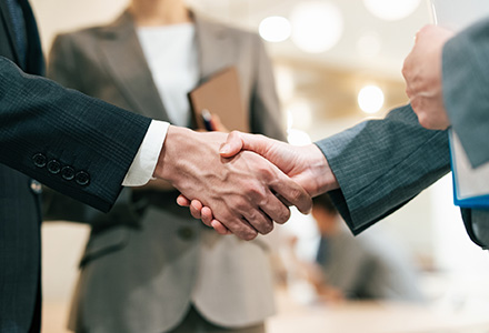 中間マージンを省いた独自の仕入れルートを活用