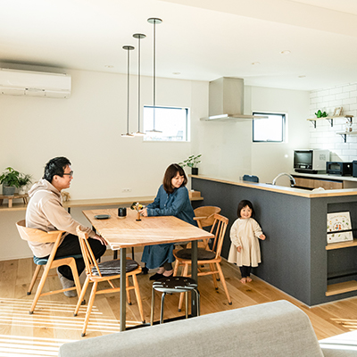 平日も土日もお待たせせず、お客様のご予定に合わせてゆっくりとご覧いただけます。