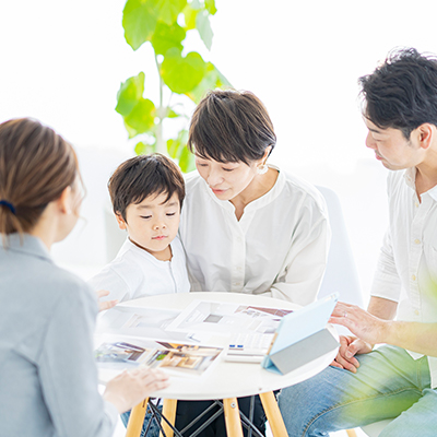 間取り・土地・お金など事前に質問をお伺いしお客様に合う資料をご用意します。