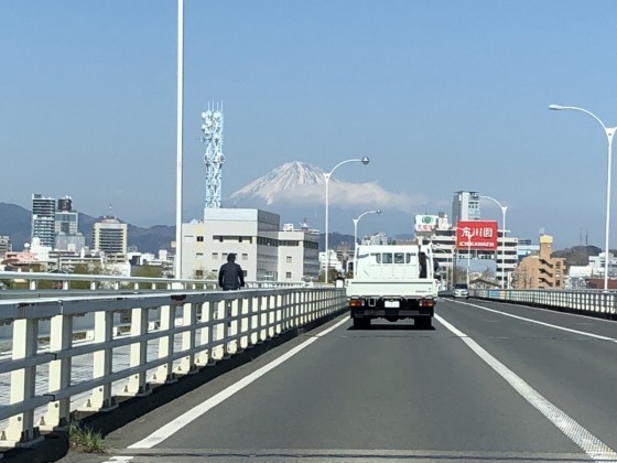 道ですれ違ったのは…🚌