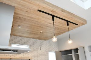 【焼津市・藤枝市・島田市・牧之原市・吉田町新築コラムVol.303】下がり天井とは？キッチンの下がり天井のメリット・デメリット