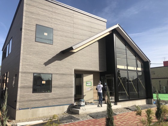 住宅公園の足場が、ついに！