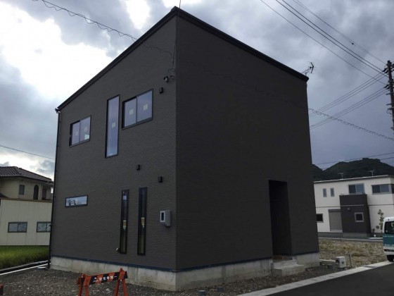 岸町モデルハウス完成間近！！