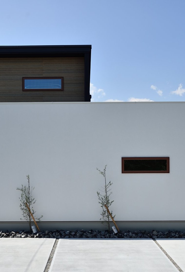 中庭というプライベートの広がるLDK空間があるお家