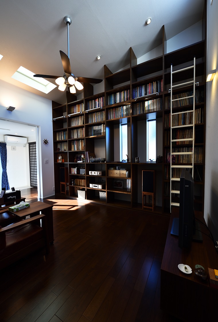 必要なものだけに囲まれて暮らすバリアフリーなお家