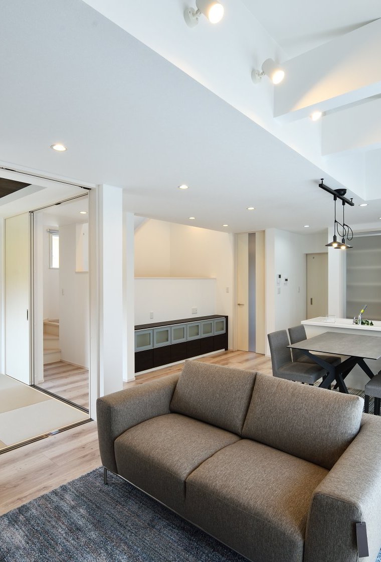 グレー基調のシンプルモダンなお家