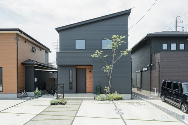 緑とシンプルな小物が似合う、洗練＆ナチュラルハウス