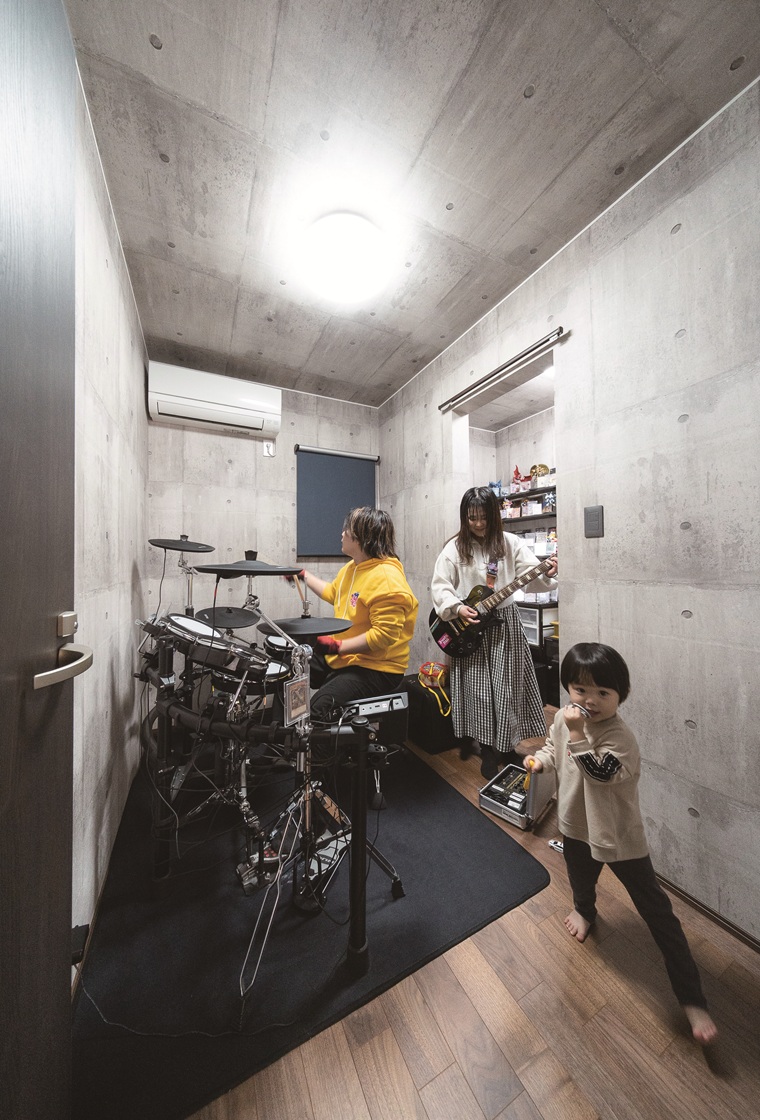 【30坪の平屋】21.5帖の大空間LDKとキッチン回遊動線の家