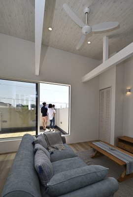 2階リビングのハワイアンテイストなお家