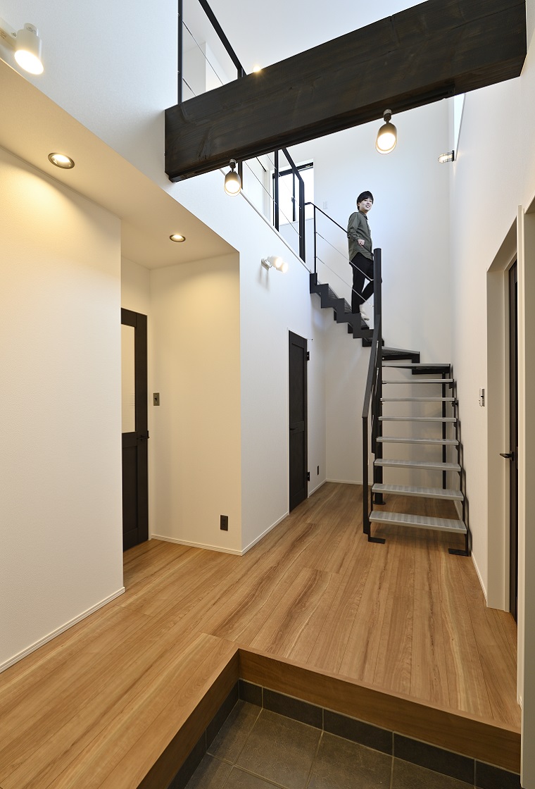 アイアンの映えるヴィンテージスタイルのお家