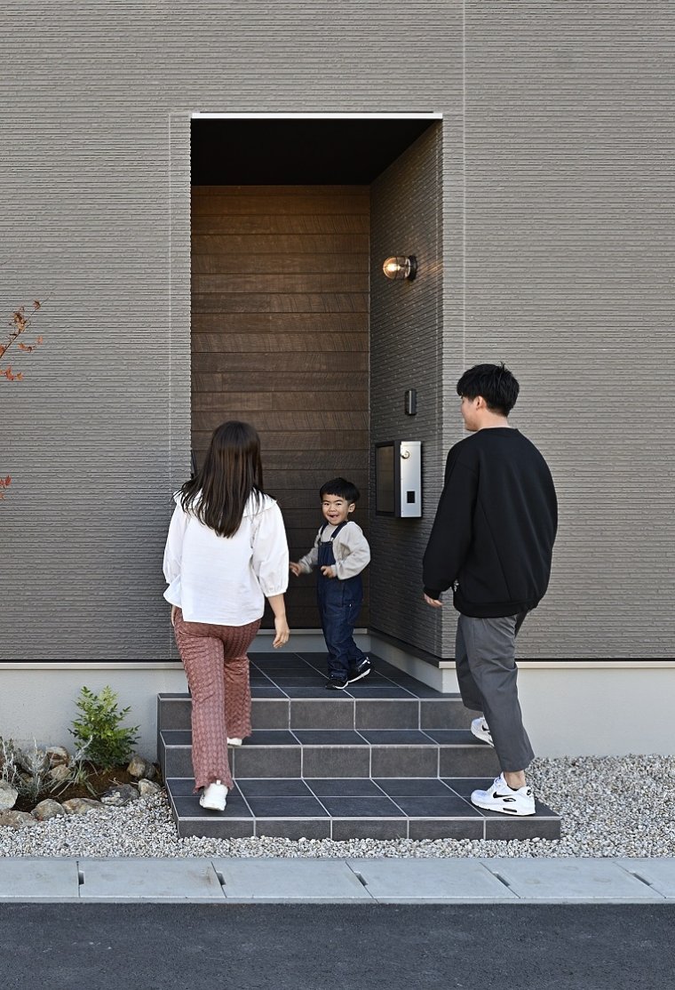 北道路の土地だからこそできるこの外観