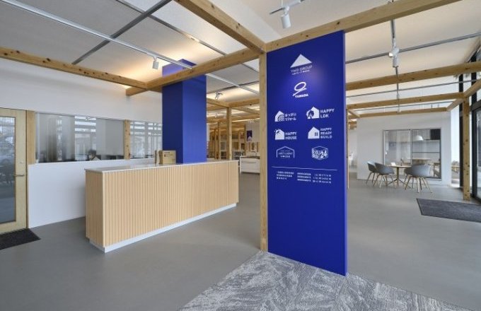 さわやかな印象に仕上げたエントランス