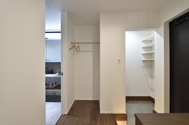 シューズクロークと玄関収納の両立