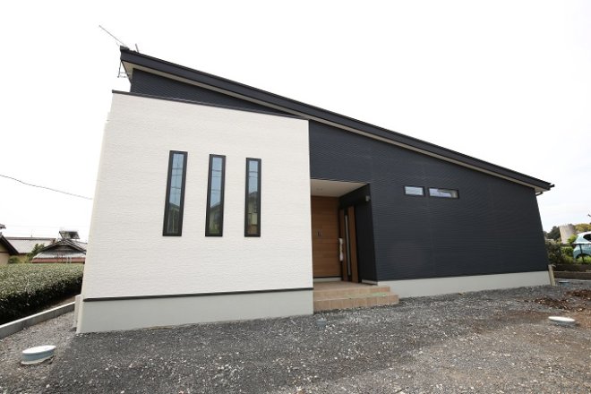 片流れが特徴的なシンプルでモダンな外観