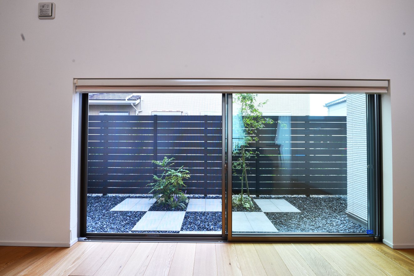 広がる視界、保たれるプライバシー