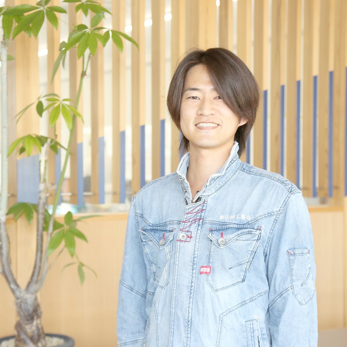 安野 興輔