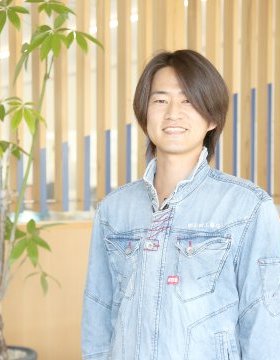 安野　興輔