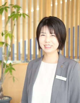 西島　奈穂